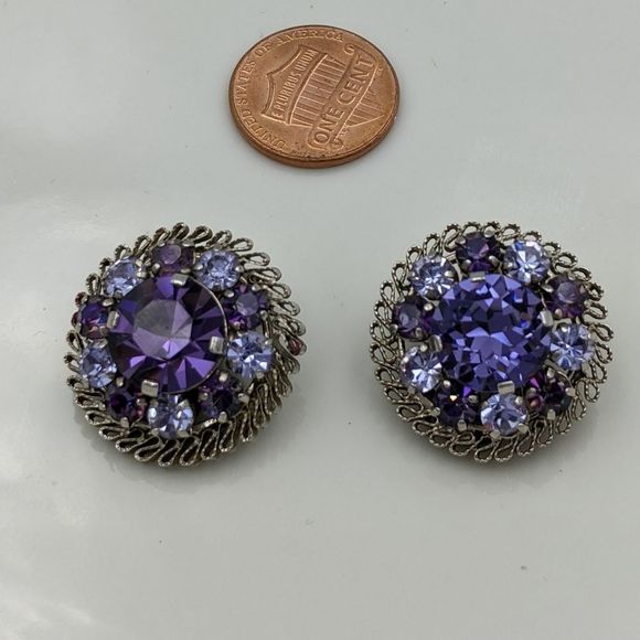 Vintage Austrian Purple Crystal Round Clip Earring - Picture 2 of 11